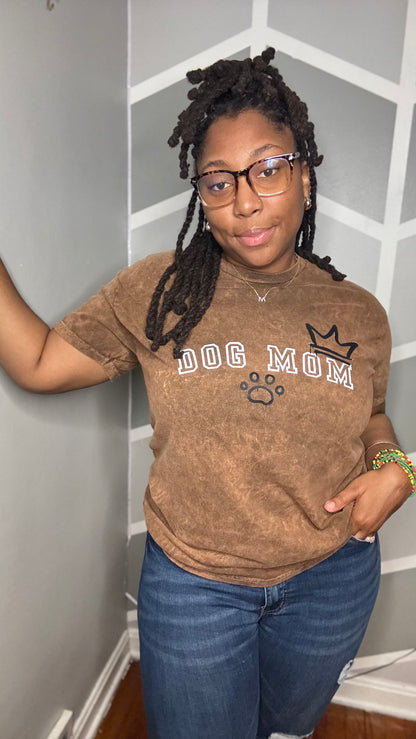 'Queen' Dog Mom